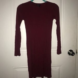 Simple and cute maroon long sleeve dress.